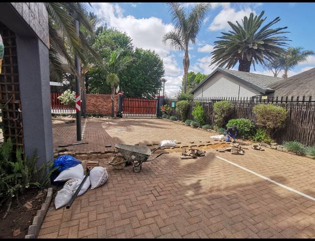 190M² OFFICE TO LET IN BEYERS PARK